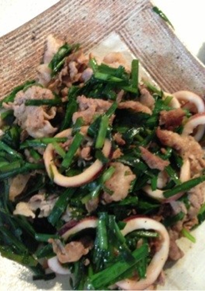 イカと豚肉とニラの炒め物-レシピのメイン写真