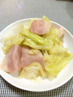 簡単!キャベツとベーコンのコンソメ炒め-レシピのメイン写真