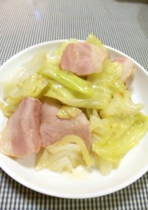 簡単！キャベツとベーコンのコンソメ炒め-レシピのメイン写真