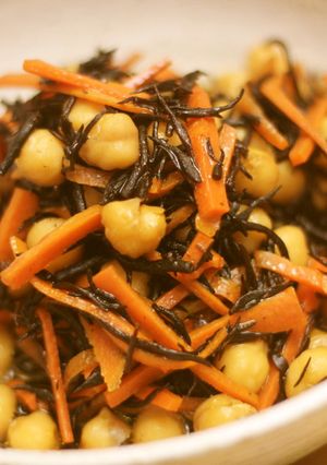 ☆ひよこ豆とひじきのシンプルな煮物♪-レシピのメイン写真