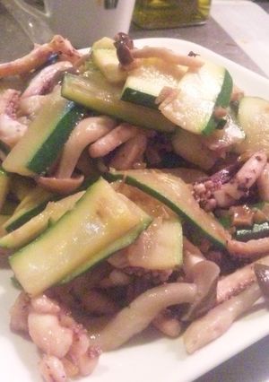 味つけはにんにく醤油だけ◇いかげそ炒め-レシピのメイン写真