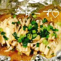รูปของ 鮭のバターポン酢ホイル焼き♡ウマすぎ～♪
