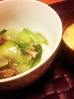 ピリ辛簡単!豚青梗菜丼-レシピのメイン写真