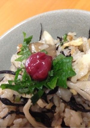 サバ缶の梅干し入り炊込みご飯-レシピのメイン写真