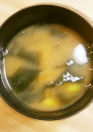 夏に✿枝豆とわかめのお味噌汁-レシピのメイン写真