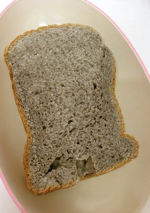 ミルキー❤【HB】黒ごまきな粉食パン-レシピのメイン写真