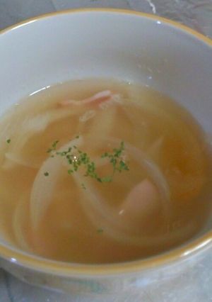 玉ねぎとベーコンのコンソメスープ-レシピのメイン写真