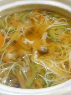 真夏に?素麺(そうめん)in 味噌汁鍋w-レシピのメイン写真