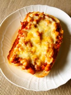 チリコンカンピザトースト-レシピのメイン写真