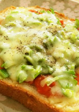 たっぷりピーマンのチーズトースト-レシピのメイン写真