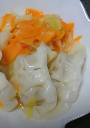 野菜と餃子のスープ蒸し♪-レシピのメイン写真