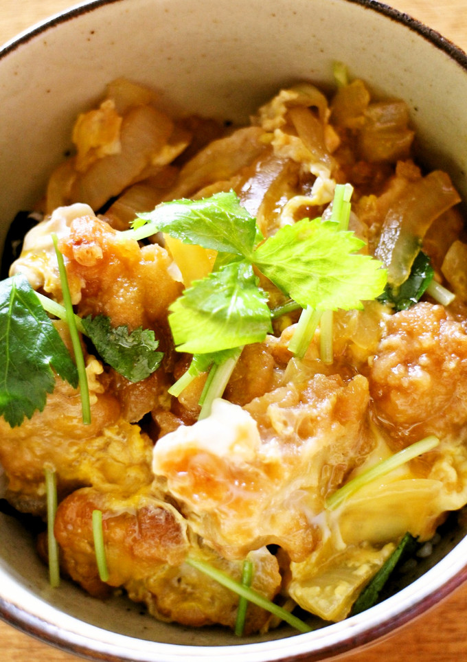 たまごとろ～りのコツあり♪唐揚げで親子丼-レシピのメイン写真