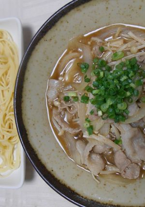 スパゲティに豚汁のつけ麺風-レシピのメイン写真