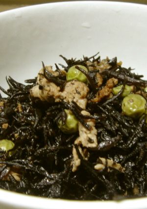 ひじきとエンドウの煮物-レシピのメイン写真