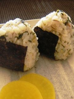 セロリの葉の佃煮入りおにぎり-レシピのメイン写真