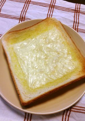 オリーブオイルとチーズのトースト-レシピのメイン写真