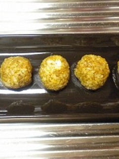 金ごますりごまできなこと胡麻の御飯ボール-レシピのメイン写真