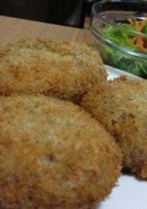簡単すぎ！とろけるチーズ入りコロッケ♥-レシピのメイン写真