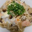 秋鮭ときのこ入り玉子丼