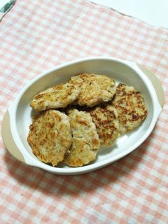 離乳食後期★手づかみ◎豆腐鶏バーグ♡-レシピのメイン写真