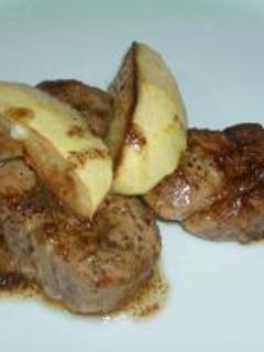 豚ひれ肉の焼きリンゴ添え-レシピのメイン写真