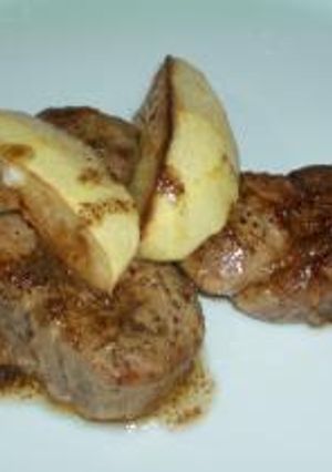 豚ひれ肉の焼きリンゴ添え-レシピのメイン写真