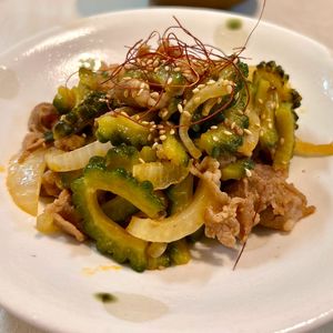 夏バテ知らず！ゴーヤと豚肉のピリ辛炒め