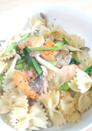 秋パスタ！サーモンとしめじのパスタ-レシピのメイン写真