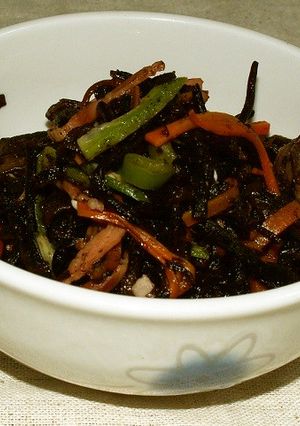 ひじきの煮物にベーコンも入れよう-レシピのメイン写真