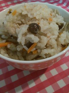 白だしで☆たっぷりキノコの炊き込みごはん-レシピのメイン写真