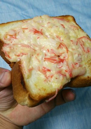 簡単♪カニカマトースト☆夜食にも-レシピのメイン写真