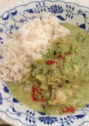 ほうれん草を使った親子でグリーンカレー-レシピのメイン写真