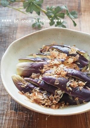 色が綺麗なレンジ蒸しなすの作り方-レシピのメイン写真