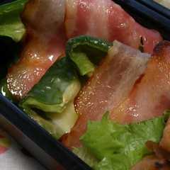 A picture of チーズinピーマンのベーコン巻き.
