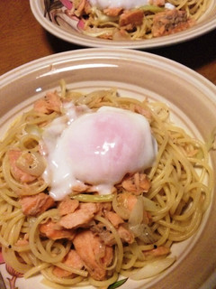 秋鮭と長ネギの和風パスタ(温玉のせ)-レシピのメイン写真