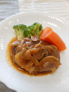じっくり煮込みハンバーグ-レシピのメイン写真