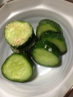 キュウリの簡単ゴマ塩浅漬け-レシピのメイン写真