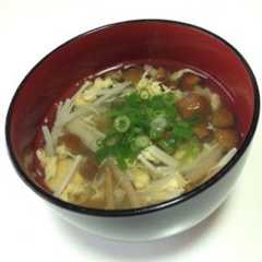 รูปของ ほっこり優しいすまし汁♡きのこのかき玉汁