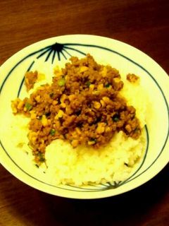材料3つ!5分でなっとうそぼろ丼★-レシピのメイン写真