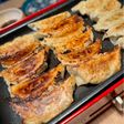 ホットプレートで餃子パーティ