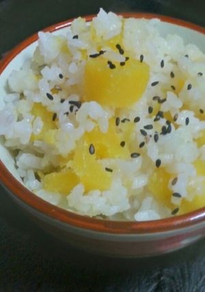 食欲の秋に！ホクホク甘いさつまいもごはん-レシピのメイン写真