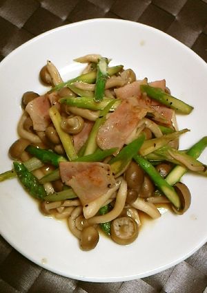アスパラ、ベーコンときのこのバタポン炒め-レシピのメイン写真