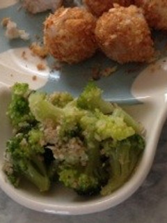 離乳食☆中期〜ブロッコリーの胡麻和え-レシピのメイン写真