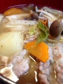 野菜たっぷり!宮城のいも煮(豚汁)-レシピのメイン写真