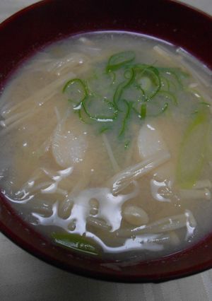 ホタテ（貝柱）とエノキと長ねぎの味噌汁-レシピのメイン写真