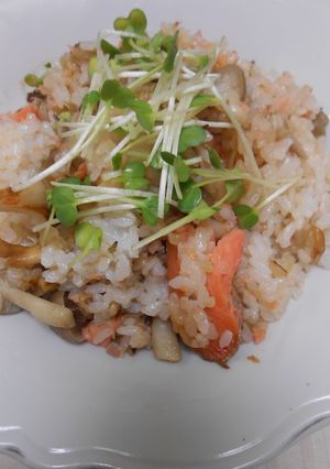 焼いた鮭とキノコのバター醤油炒めご飯-レシピのメイン写真