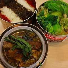 รูปของ 新大久保タイ食材店ルーでタイカレー弁当