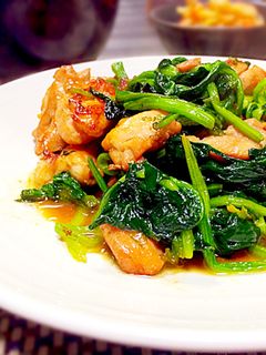 簡単♡鶏もも肉とほうれん草のしょうゆ炒め-レシピのメイン写真