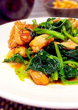 簡単♡鶏もも肉とほうれん草のしょうゆ炒め-レシピのメイン写真