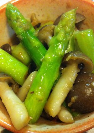 アスパラとしめじの炒め物-レシピのメイン写真